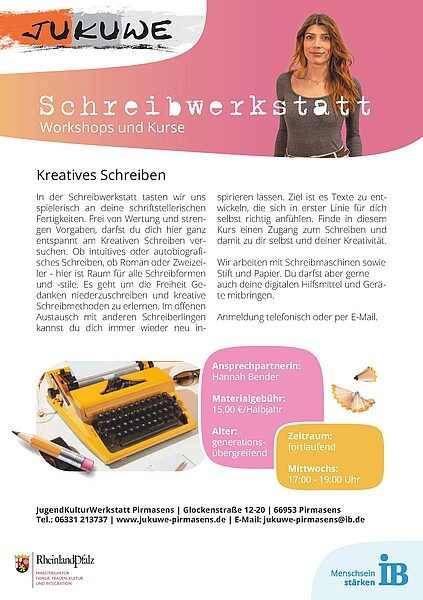 Flyer zur Schreibwerkstatt der JuKuWe Pirmasens mit Bild einer gelben Schreibmaschine. Kreatives Schreiben für alle Altersgruppen, mittwochs 17–19 Uhr, 15 € Materialkosten pro Halbjahr.